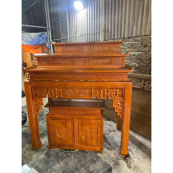 Bàn thờ tam cấp gỗ sồi Nga BT190